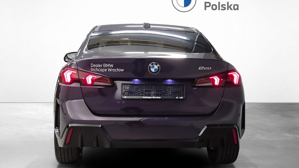 BMW Serii 2, 220