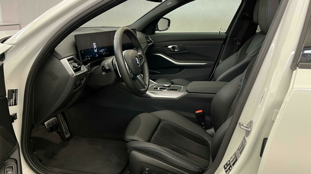 BMW Serii 3, 320