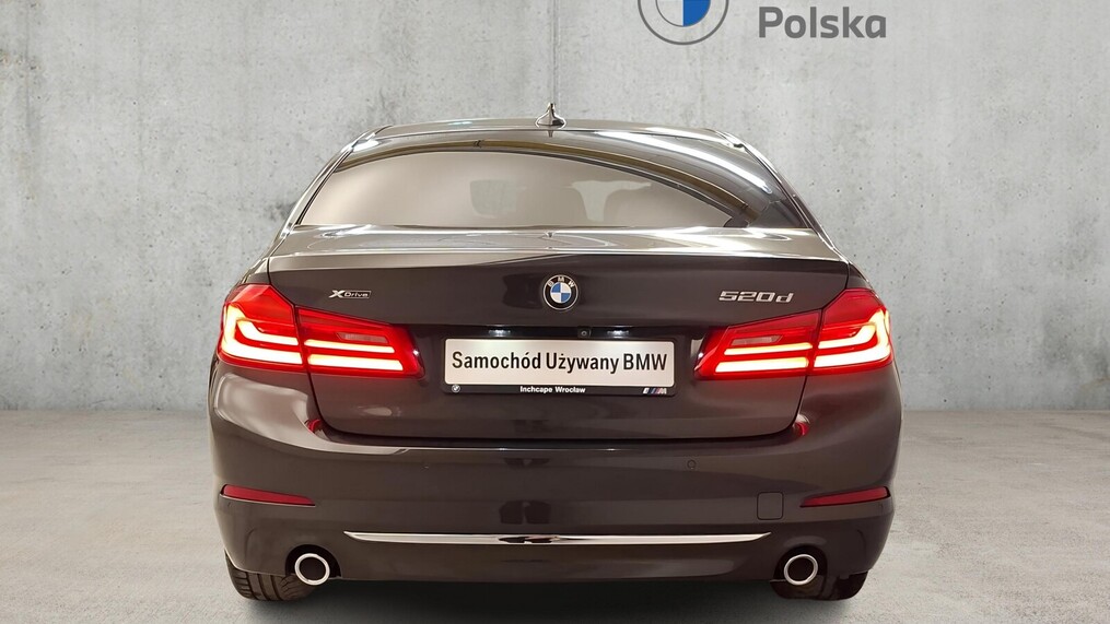 BMW Serii 5, 520