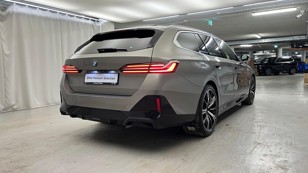 BMW Serii 5, 520