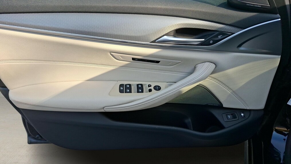 BMW Serii 5, 530