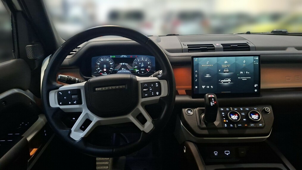 Land Rover Defender 110