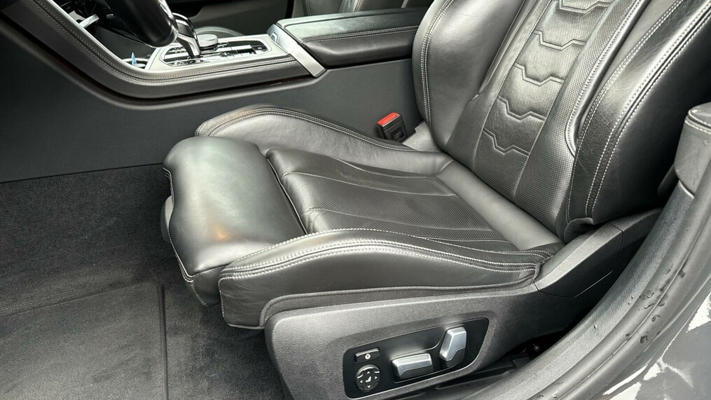 BMW Seria 8 840