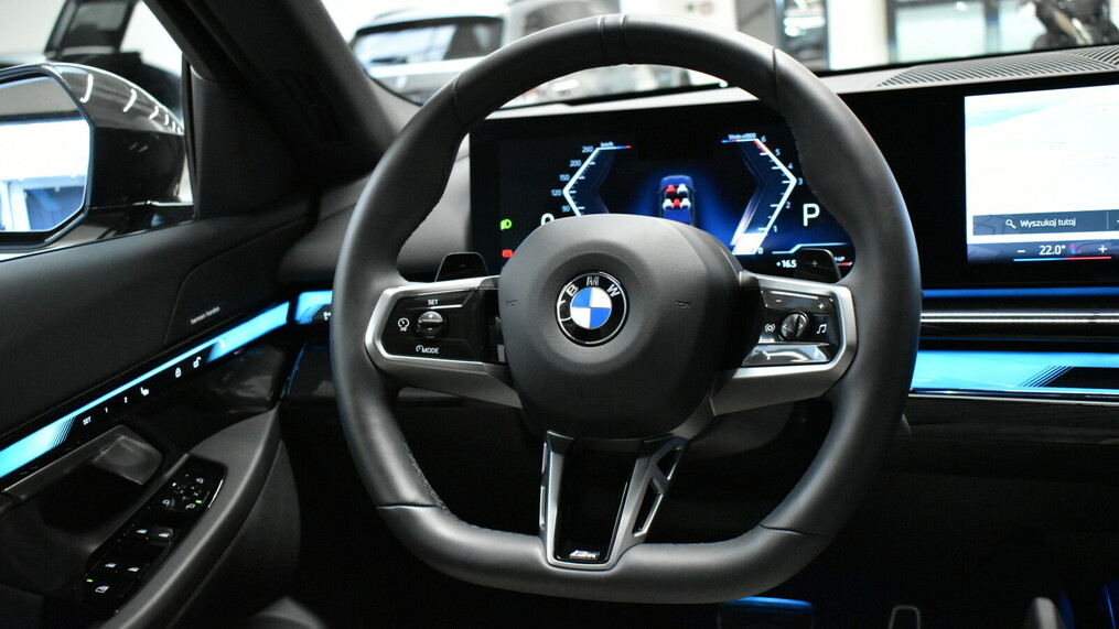 BMW Serii 5, 520