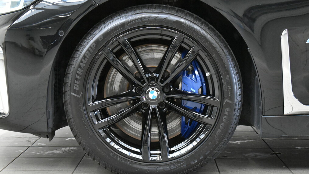 BMW Seria 7, 750