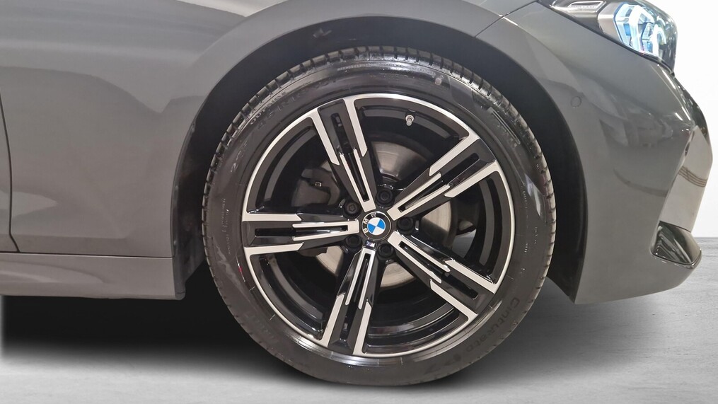 BMW Serii 3, 320