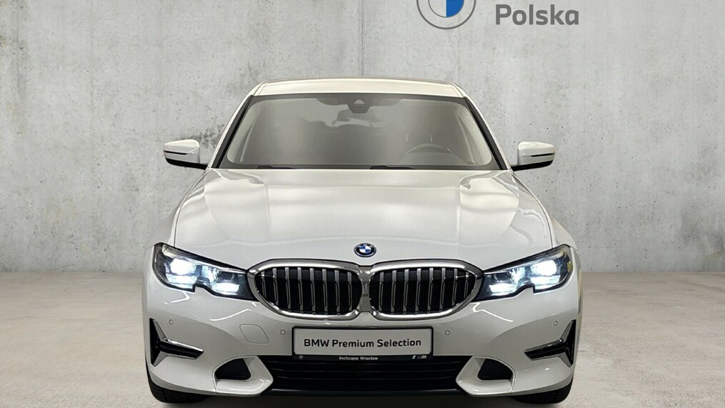BMW Serii 3, 330
