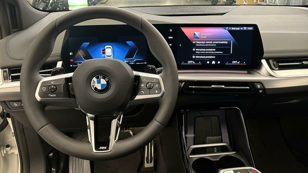 BMW Serii 2, 218