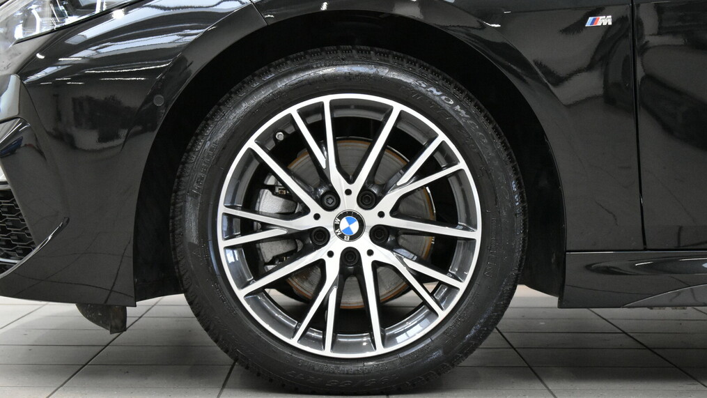 BMW Serii 2, 218