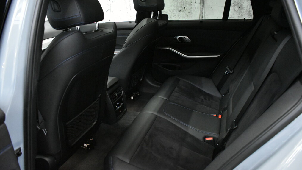 BMW Serii 3, 320