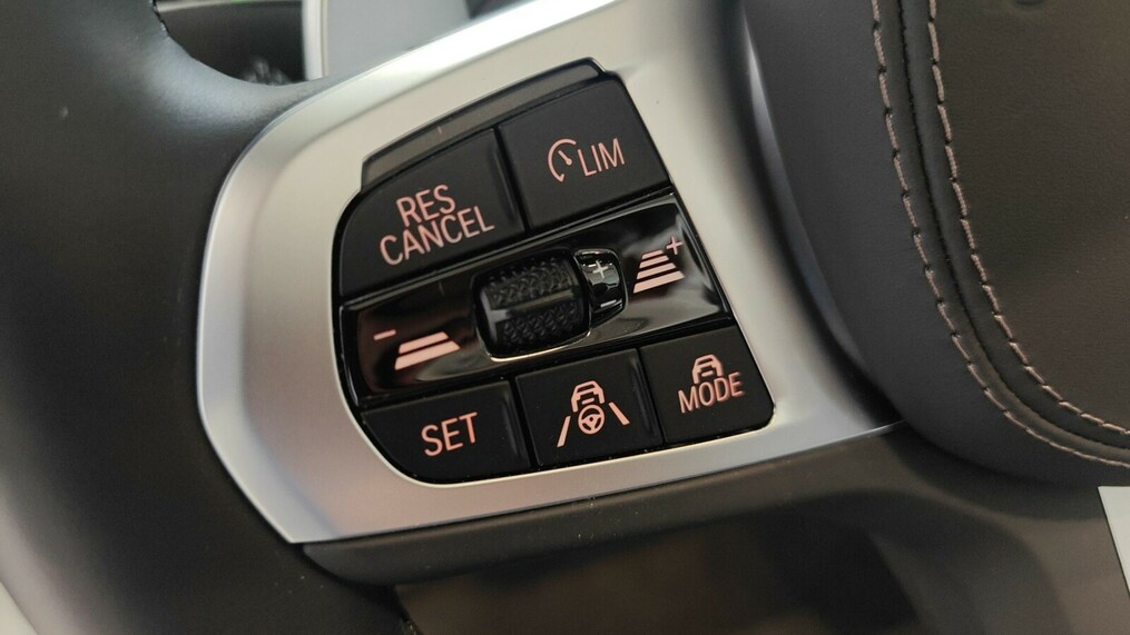 BMW Serii 8, 840