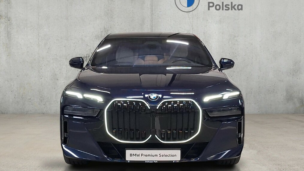 BMW Serii 7, 740