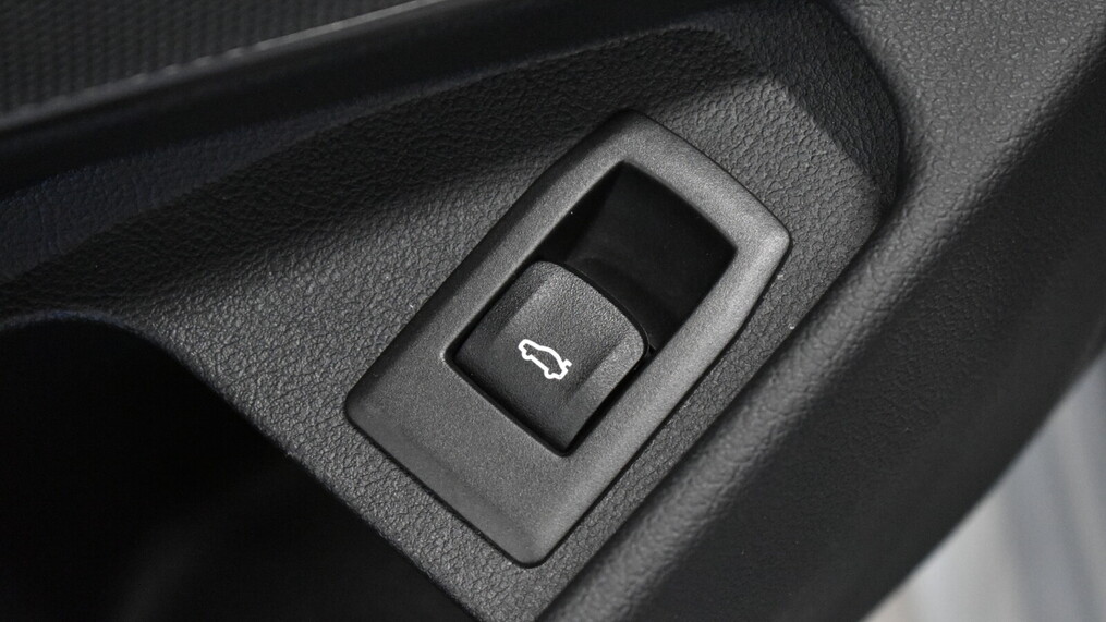 BMW Serii 3, 320