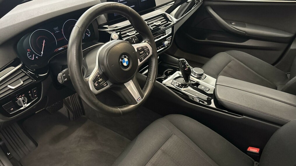 BMW Seria 5, 518
