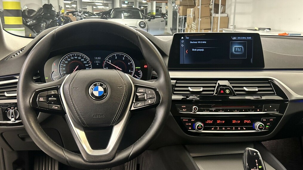 BMW Serii 5, 520