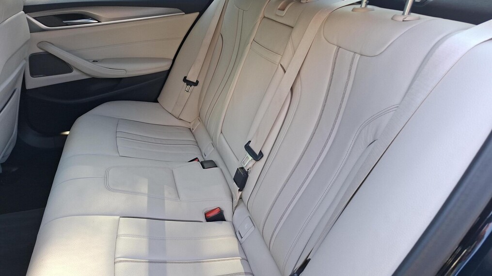 BMW Serii 5, 530