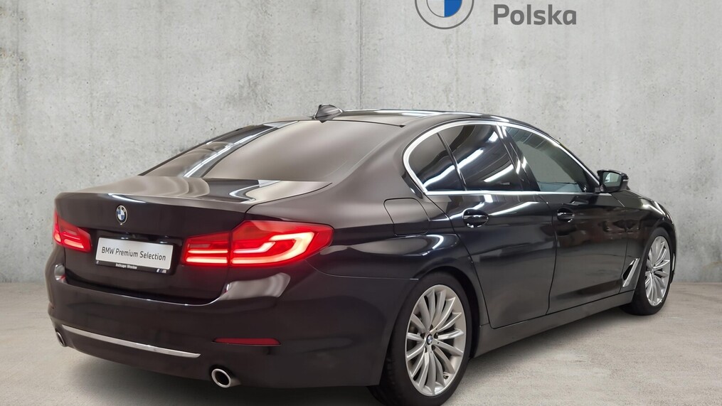 BMW Serii 5, 520