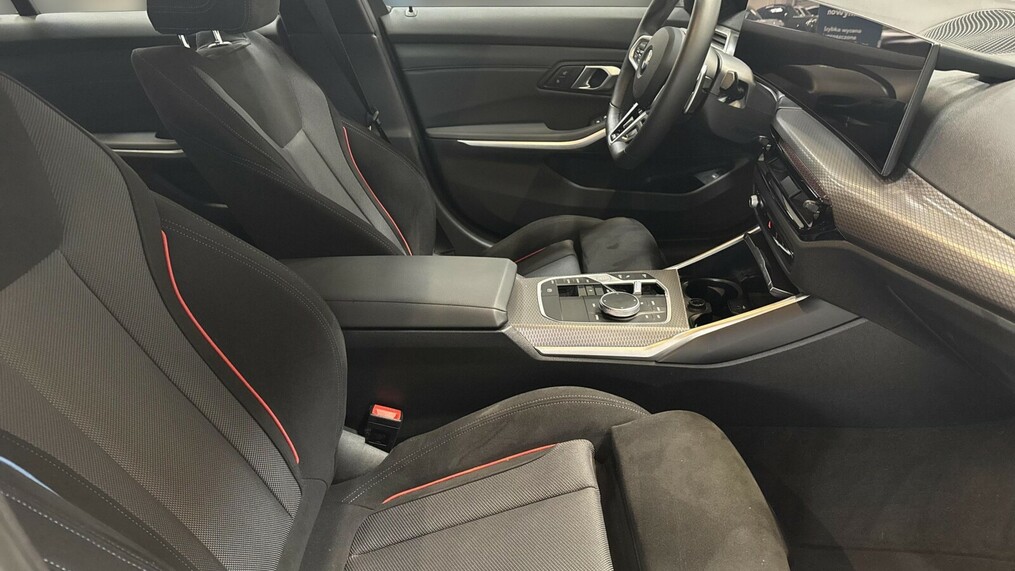 BMW Serii 3, 330