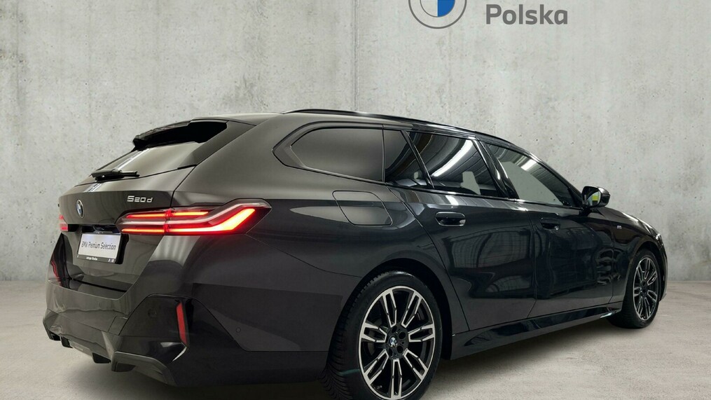 BMW Serii 5, 520