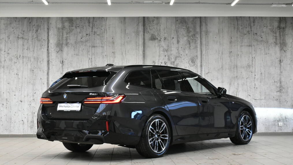 BMW Serii 5, 520