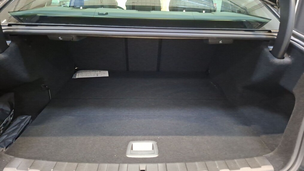 BMW Serii 3, 330