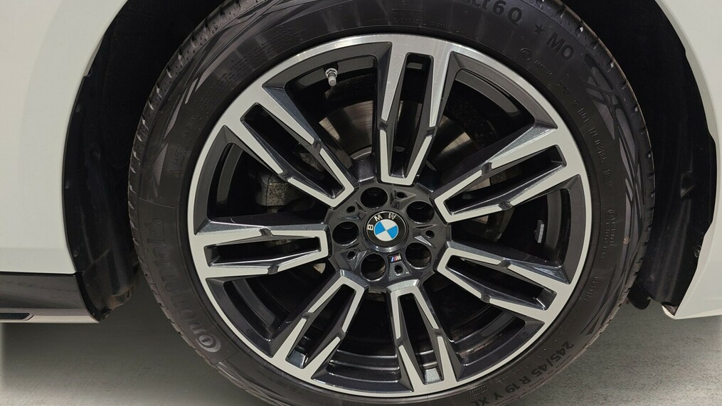 BMW Serii 5, 520