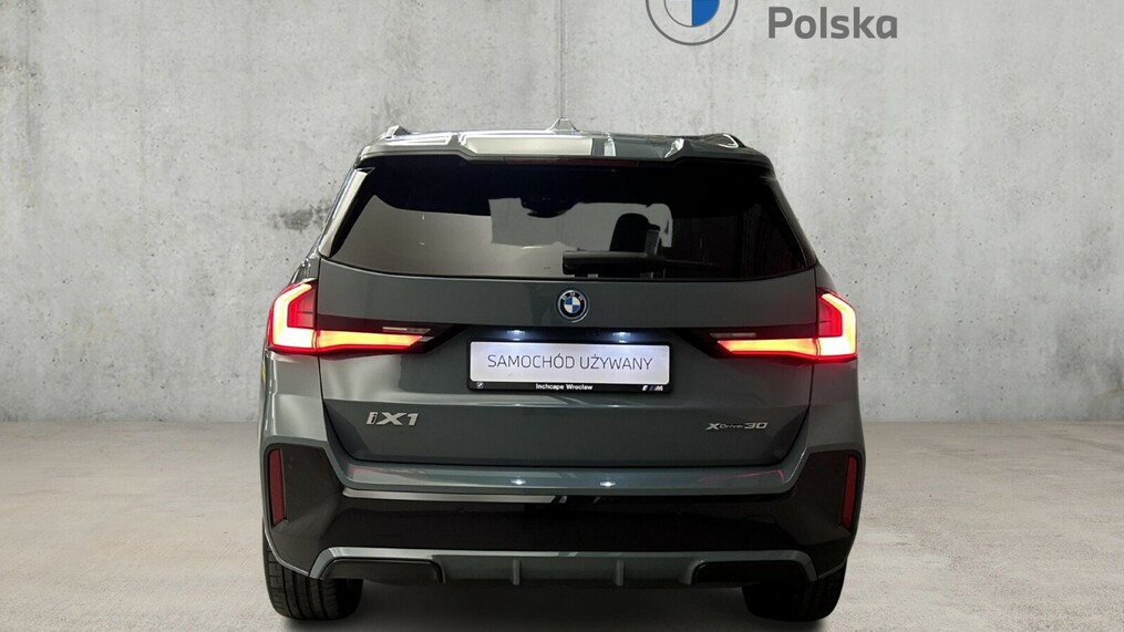 BMW iX1