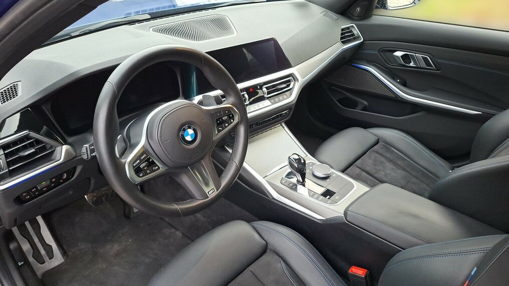BMW Serii 3, 330