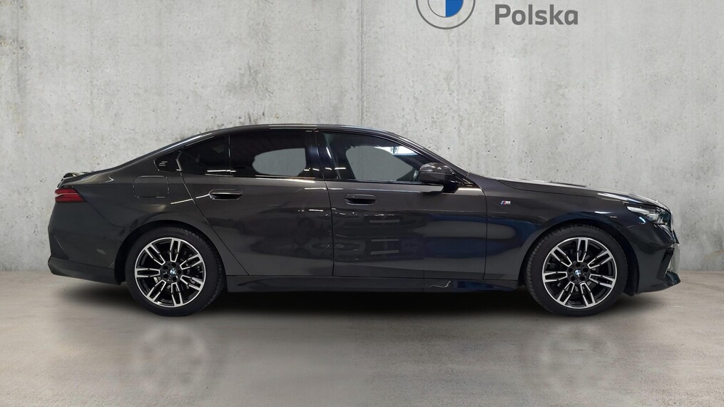 BMW Serii 5, 520