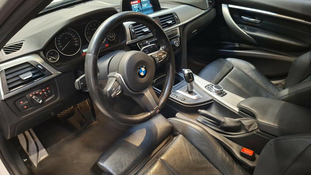 BMW Serii 3, 318