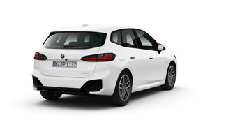 BMW Serii 2, 218