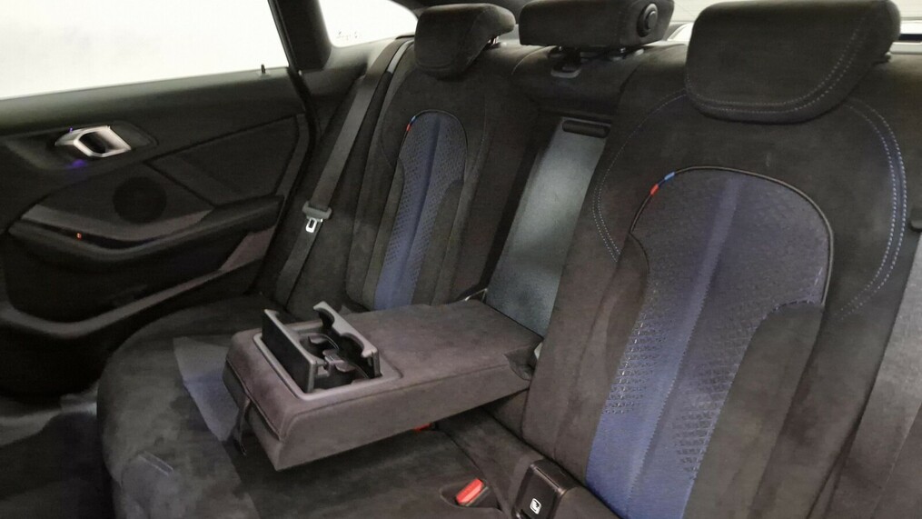 BMW Serii 2, 218