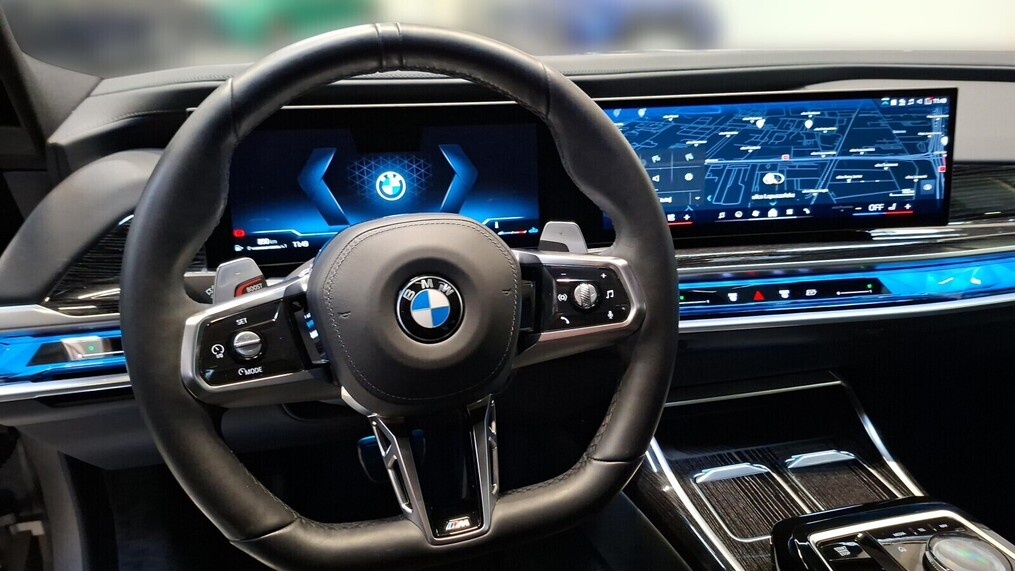 BMW Serii 7, 740