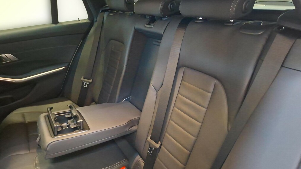 BMW Serii 3, 340