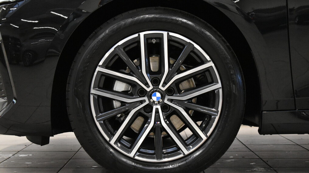 BMW Serii 2, 218