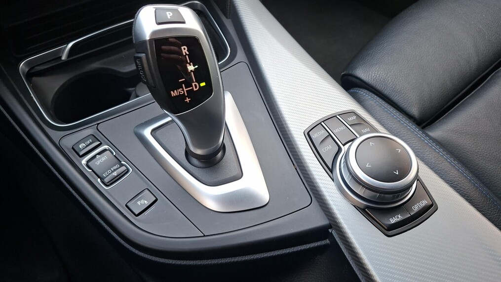 BMW Serii 3, 320