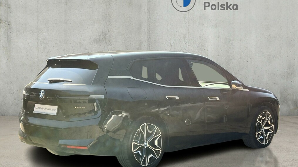 BMW iX
