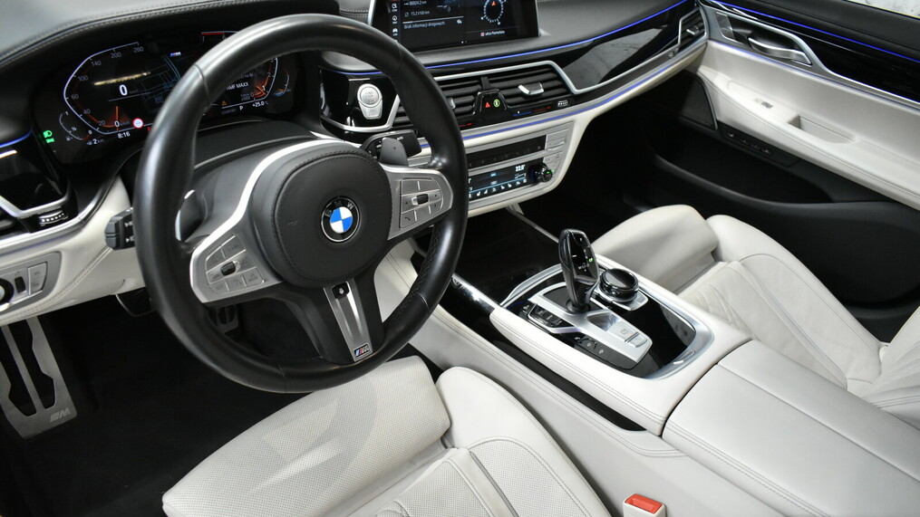 BMW Serii 7, 750