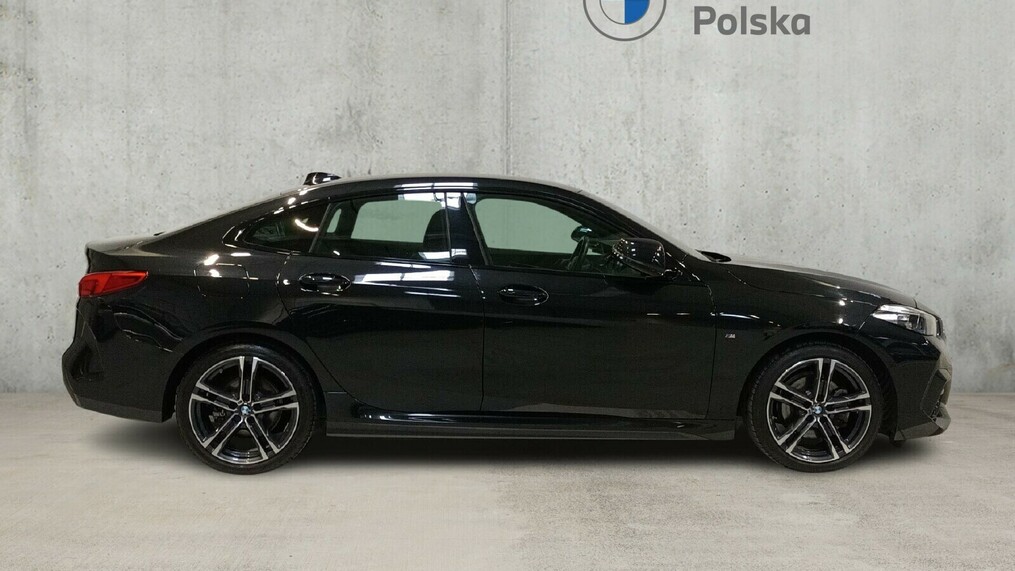 BMW Serii 2, 218