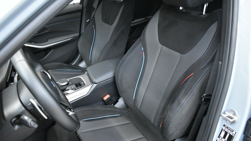 BMW Seria 3, 330