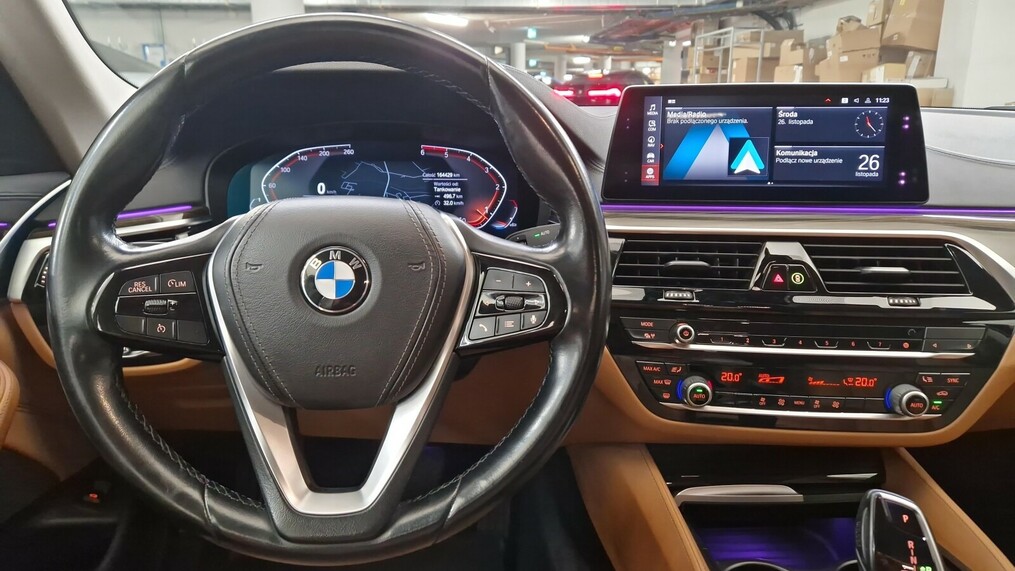 BMW Serii 5, 520