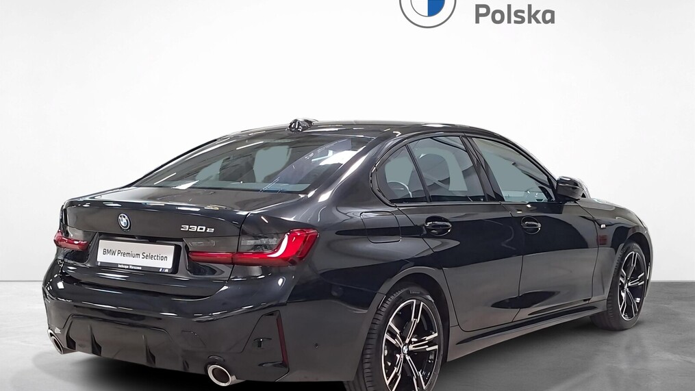 BMW Serii 3, 330