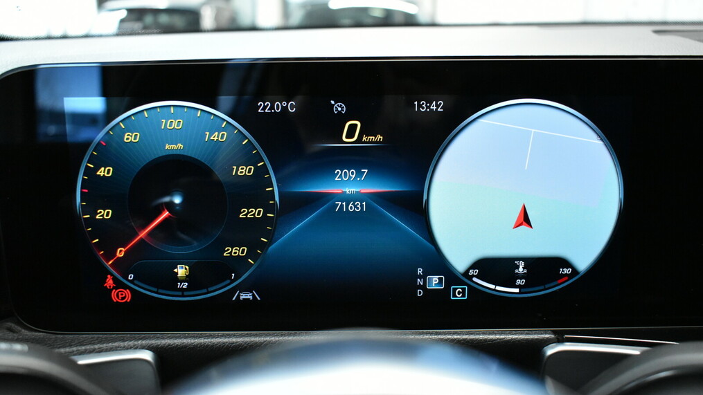 Mercedes-Benz GLB 200