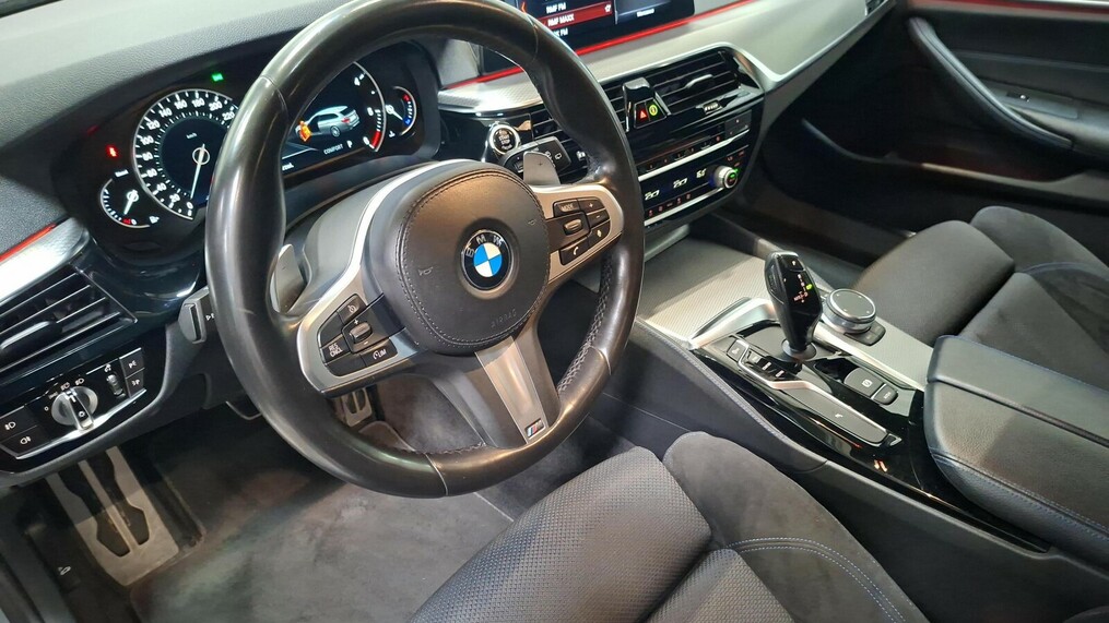 BMW Serii 5, 520