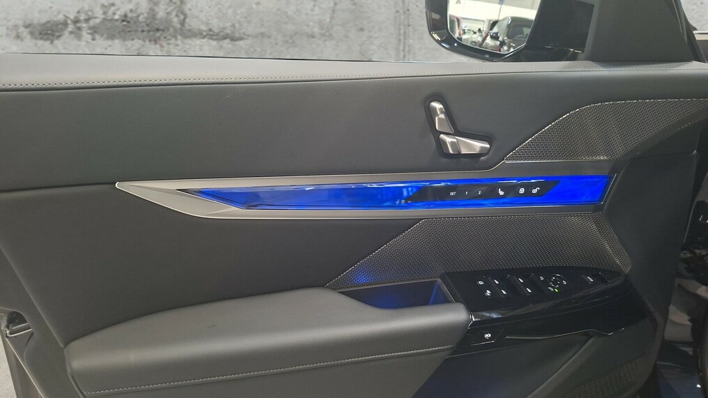 BMW Serii 7, 740