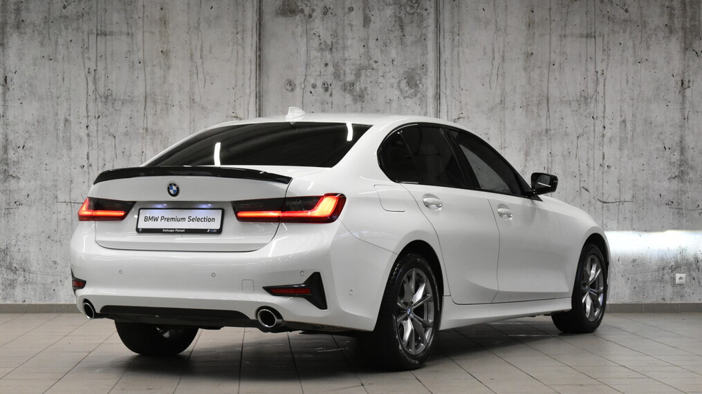 BMW Serii 3, 320