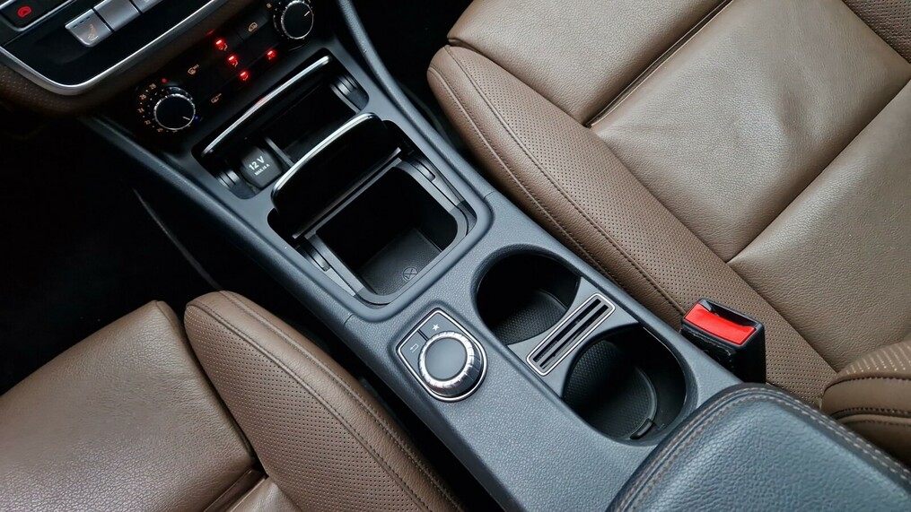 Mercedes-Benz A 220