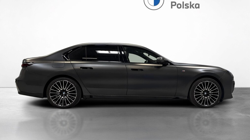 BMW Serii 7, 740