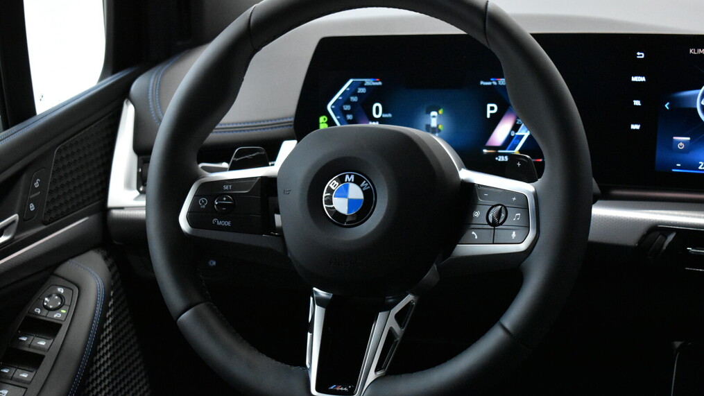 BMW Serii 2, 218