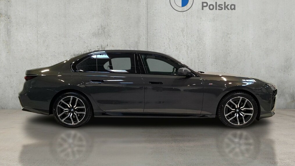 BMW Serii 7, 740